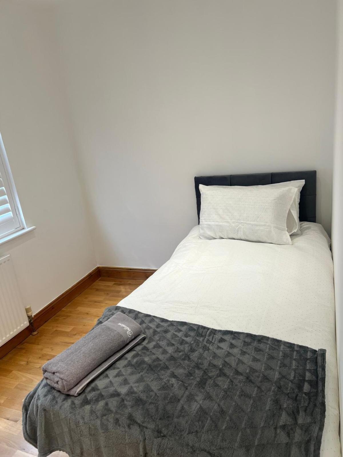 Good Priced Single Rooms In Northolt Exterior foto
